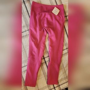 Brand New Fabletics Cropped Leggings small